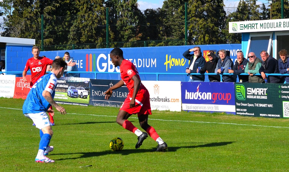 Redbridge player attacking Ipswich Wanderers